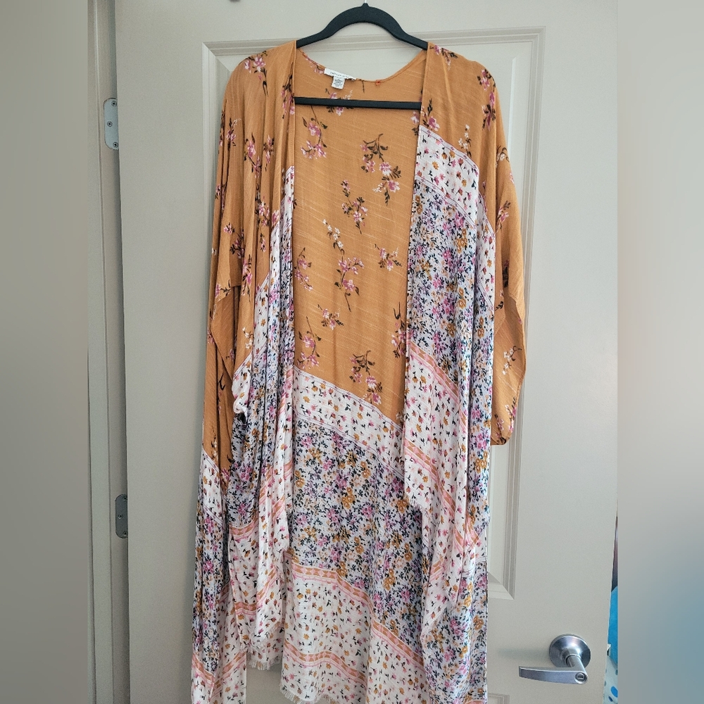 American Eagle Floral Kimono